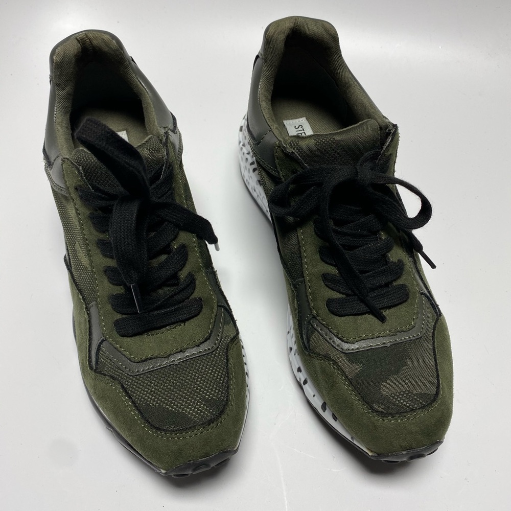 Nike Army Sneakers